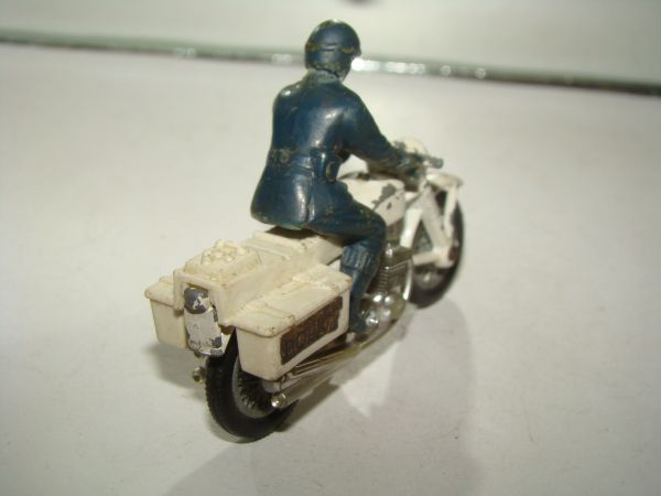 * INBRIMA MATCHBOX MOTORCYCLE POLICE B893