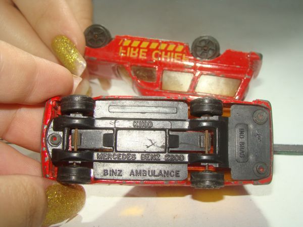 * KIKO MERCEDES BENZ AMBULANCE B036