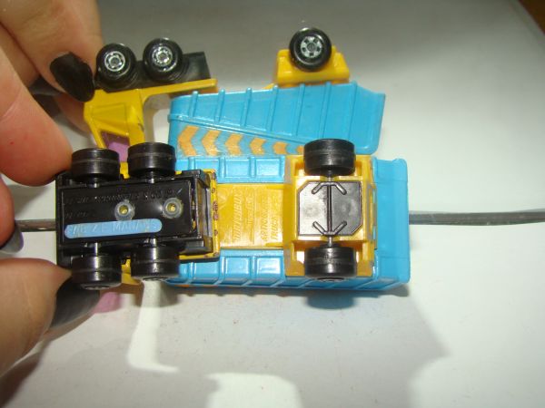 * INBRIMA MATCHBOX 50 ARTICULATED TRUCK B052