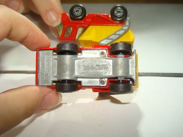 * INBRIMA MATCHBOX 37 SKIP TRUCK B351