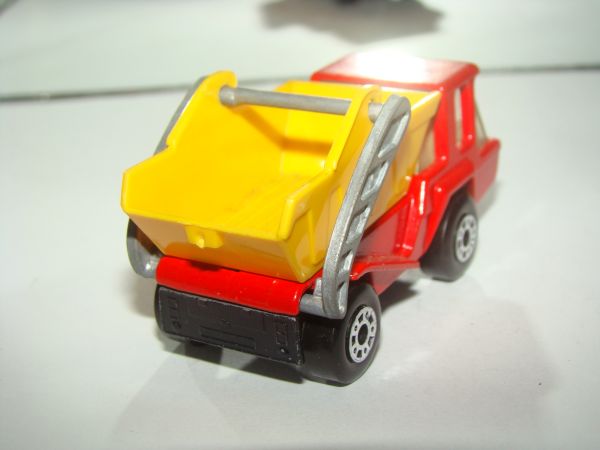 * INBRIMA MATCHBOX 37 SKIP TRUCK B175