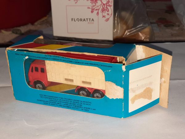 * INBRIMA MATCHBOX MERCEDES CONTAINER TRUCK B946