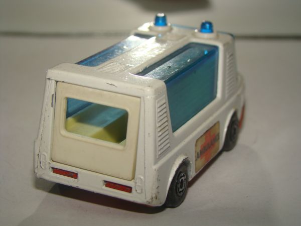 * INBRIMA MATCHBOX 46 STRETCHA FETCHA B121