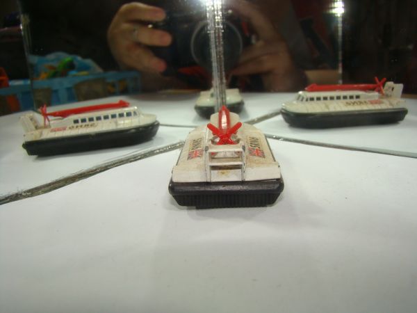 * INBRIMA MATCHBOX 72 HOVERCRAFT B042