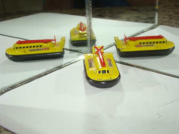 * INBRIMA MATCHBOX 72 SRN6 HOVERCRAFT B255