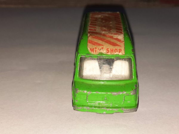 * KIKO CORGI MERCEDES MOBILE SHOP B179