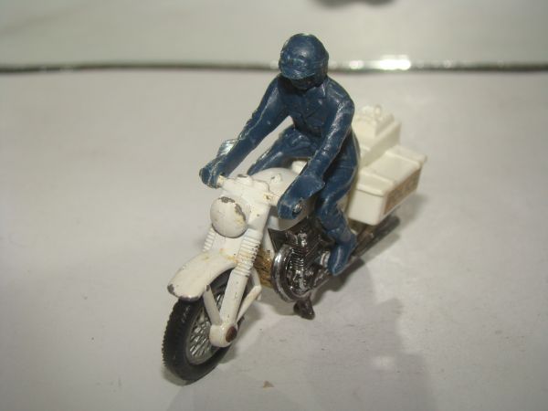 * INBRIMA MATCHBOX MOTO HONDA POLICE B866