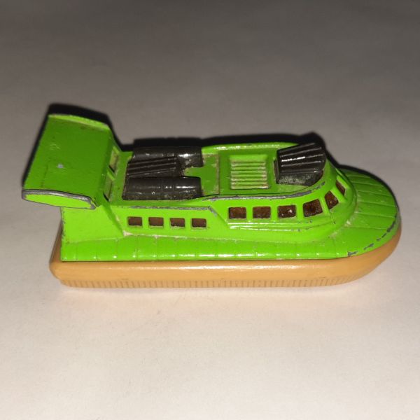 * INBRIMA MATCHBOX 72 & 2 HOVERCRAFT B109