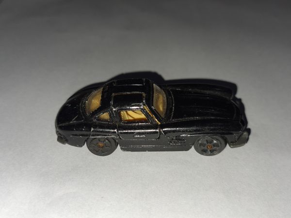 * KIKO CORGI MERCEDES BENZ 300 SL B234