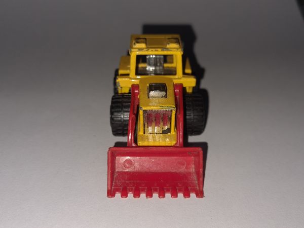 * INBRIMA MATCHBOX 29 TRACTOR SHOVEL B258