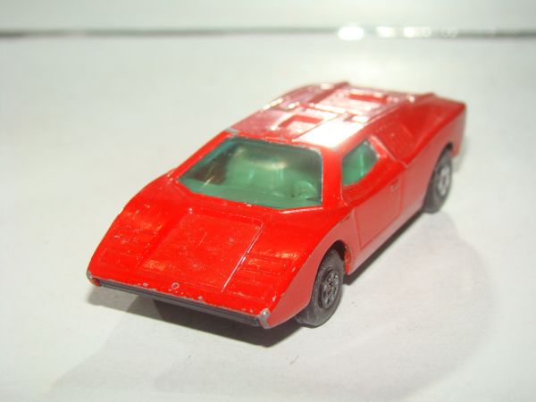 * INBRIMA MATCHBOX 27 LAMBORGHINI COUNTACH B275