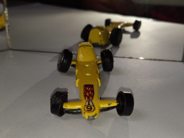 * INBRIMA MATCHBOX 64 SLINGSHOT DRAGSTER B332