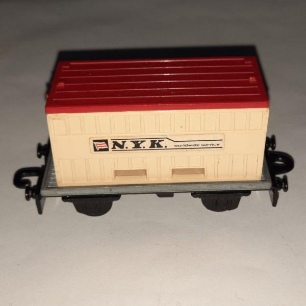 * INBRIMA MATCHBOX FLAT CAR & CONTAINER B096