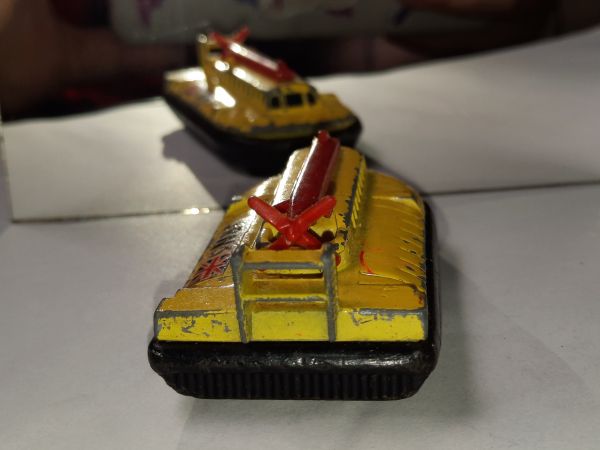 * INBRIMA MATCHBOX 72 SRN6 HOVERCRAFT B333