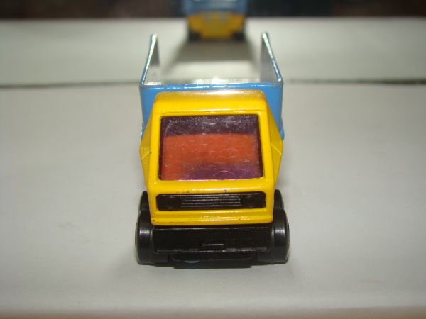 * INBRIMA MATCHBOX 50 ARTICULATED TRUCK B056