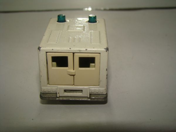 * INBRIMA MATCHBOX 41 AMBULANCE B017