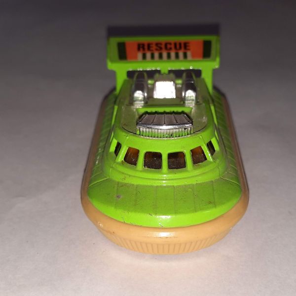 * INBRIMA MATCHBOX 72 & 2 HOVERCRAFT B139