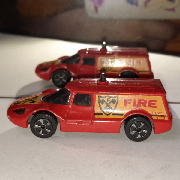 * KIKO CORGI FIRE DEPT BOMBEIRO B066