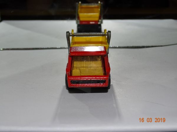 * INBRIMA MATCHBOX 37 SKIP TRUCK B095