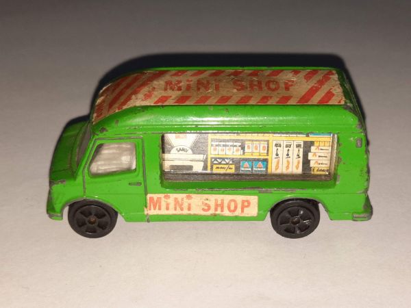 * KIKO CORGI MERCEDES MOBILE SHOP B179