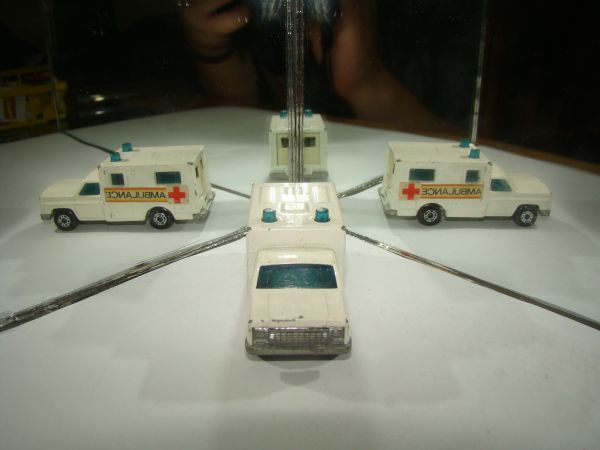 * INBRIMA MATCHBOX 41 AMBULANCE B017