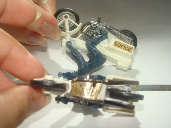 * INBRIMA MATCHBOX MOTO HONDA POLICE B866