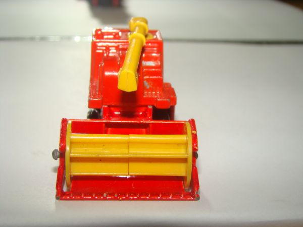 * INBRIMA MATCHBOX 51 COMBINE HARVESTER B307