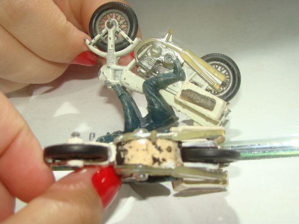 * INBRIMA MATCHBOX MOTORCYCLE POLICE B301