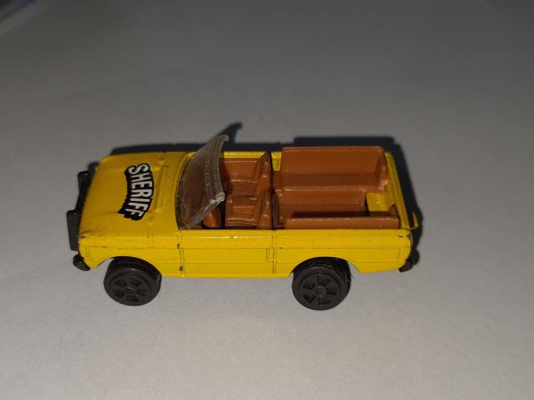 * KIKO CORGI RANGE ROVER B044