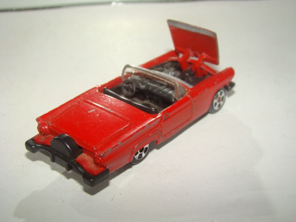 * KIKO CORGI FORD THUNDERBIRD B001