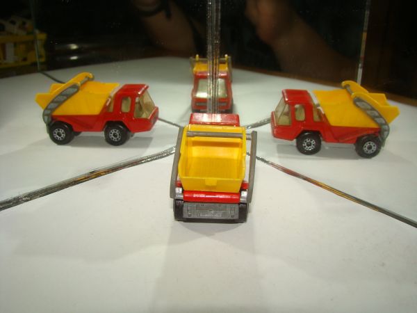 * INBRIMA MATCHBOX 37 SKIP TRUCK B351