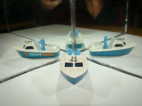 * INBRIMA MATCHBOX 52 POLICE LAUNCH B324