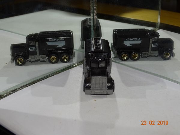 * INBRIMA MATCHBOX PETERBILT TRUCK B076