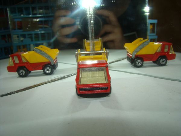 * INBRIMA MATCHBOX 37 SKIP TRUCK B015