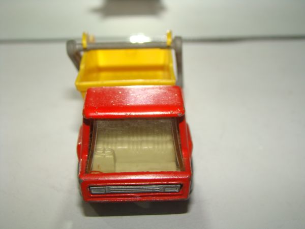 * INBRIMA MATCHBOX 37 SKIP TRUCK B351