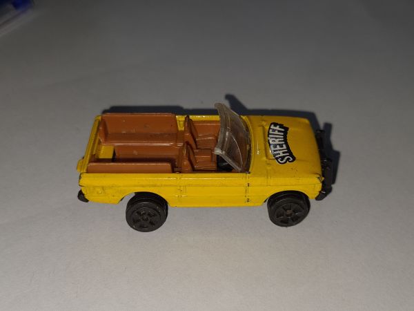 * KIKO CORGI RANGE ROVER B044