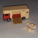 * INBRIMA MATCHBOX 40 HORSE-BOX B139