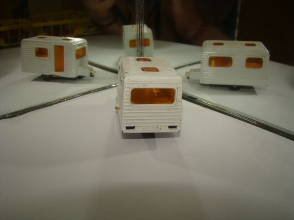 * INBRIMA MATCHBOX 31 CARAVAN B021