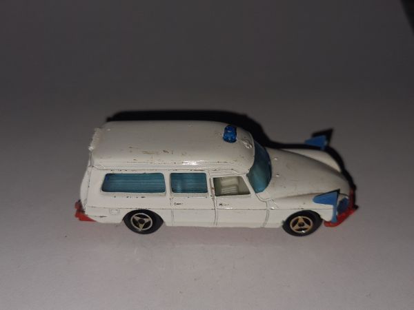 * INBRIMA MAJORETTE DS 21 AMBULANCE B378