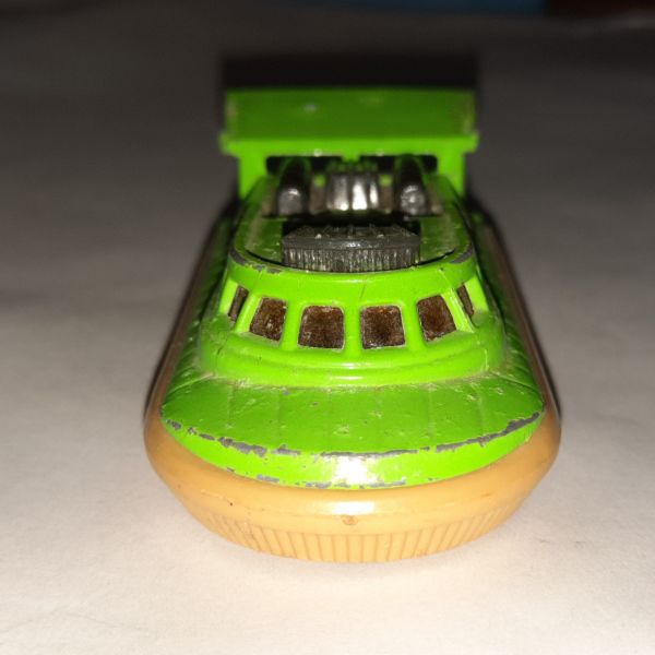 * INBRIMA MATCHBOX 72 & 2 HOVERCRAFT B109